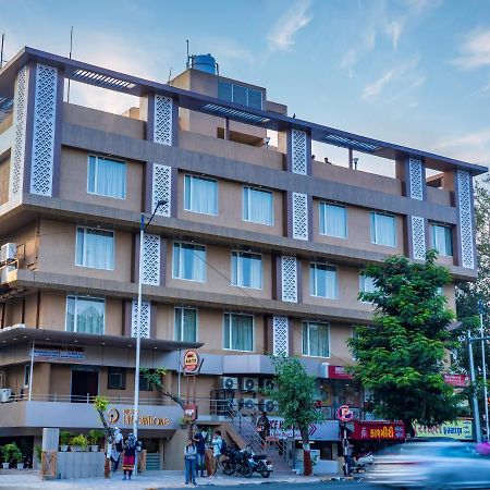 Hotel Pleasant Lake Ahmedabad Luaran gambar